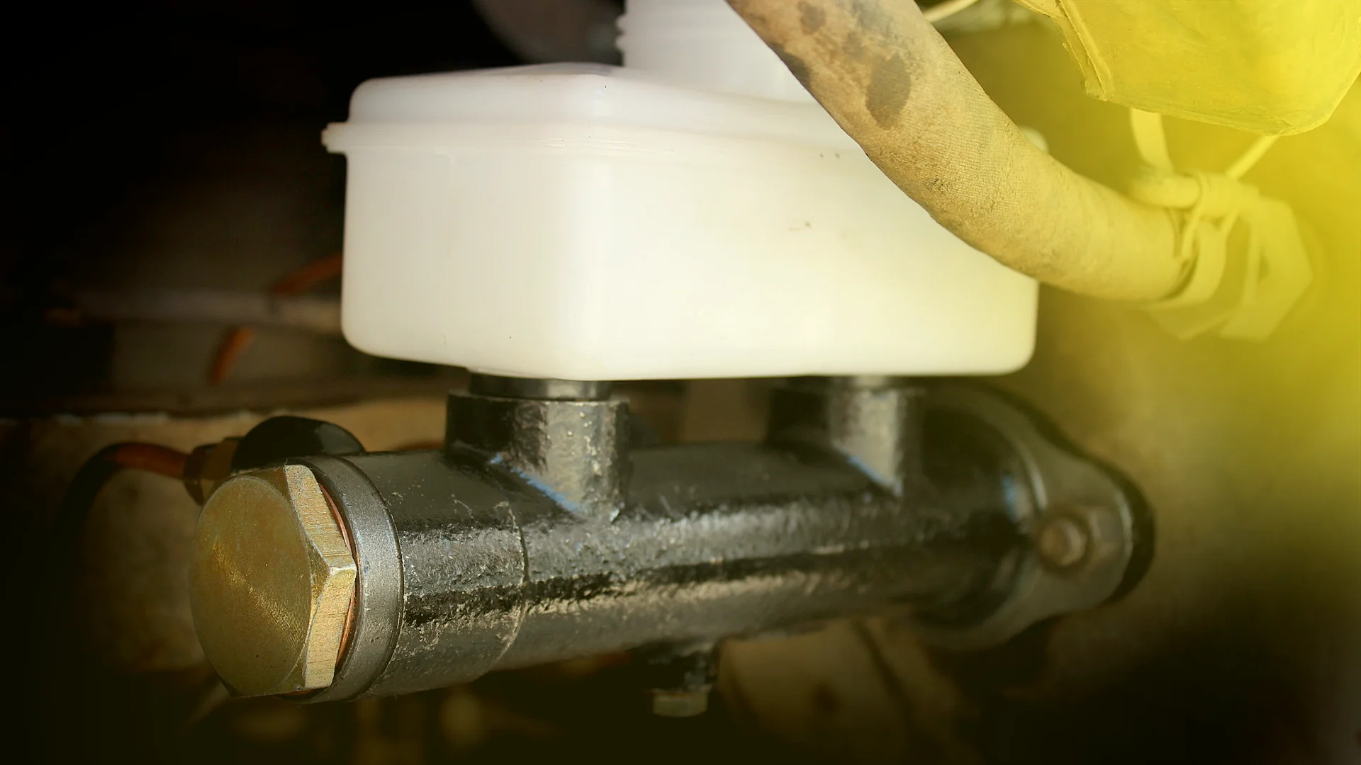 Замена главного тормозного цилиндра