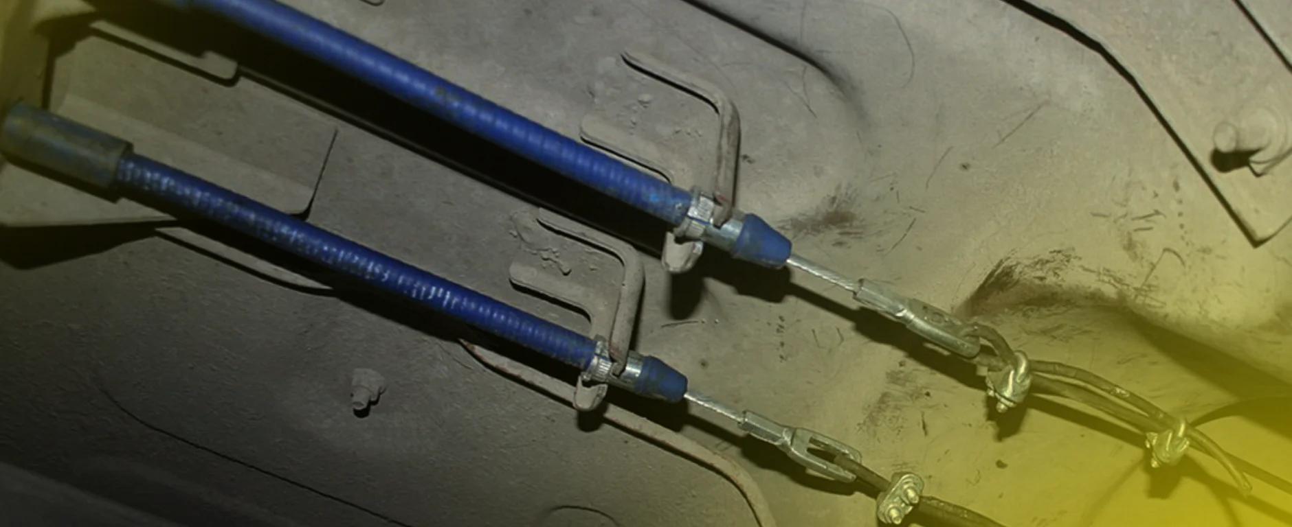 Замена троса стояночного тормоза